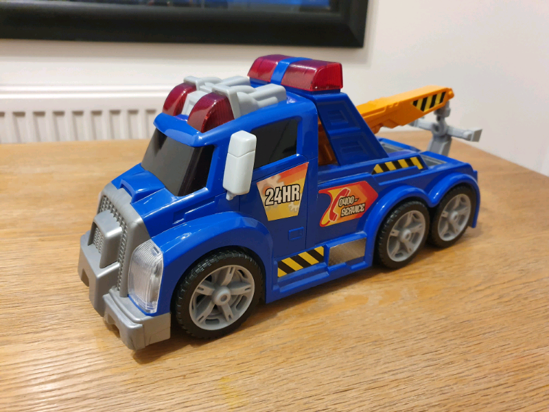 toy recovery truck